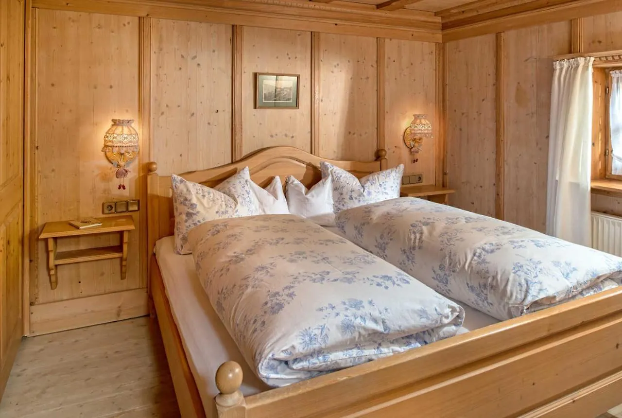 Ferienwohnungen Gerold, Kreuth-Reitrain Oberach Apartment