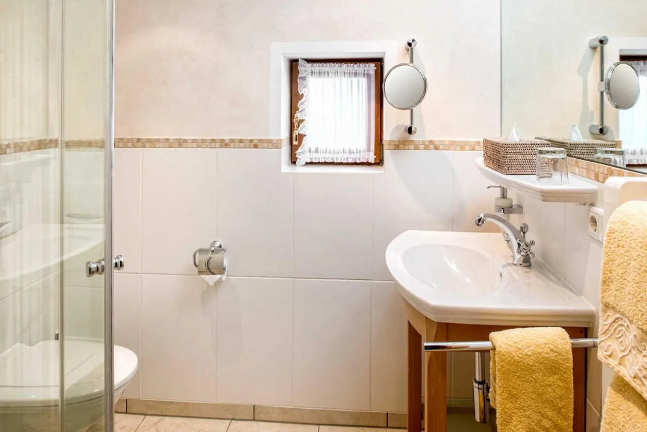 Apartment Ferienwohnungen Gerold, Kreuth-Reitrain Oberach