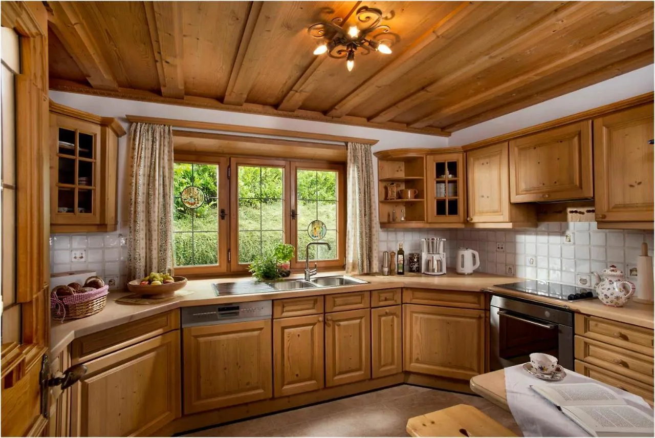 Ferienwohnungen Gerold, Kreuth-Reitrain Oberach Apartment